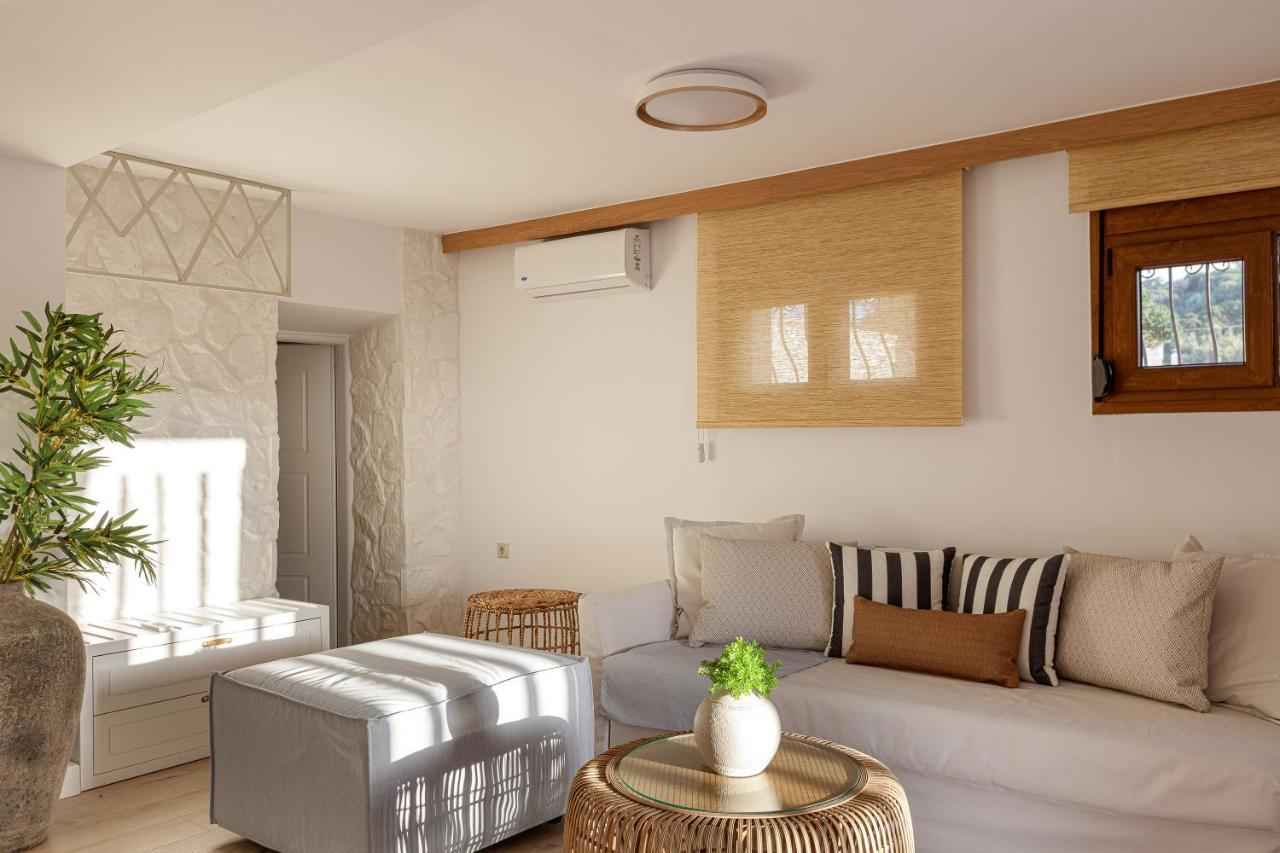 Villa Seashell -Wonderful Newly Renovated Villa On The Beach Γαλατάς Εξωτερικό φωτογραφία